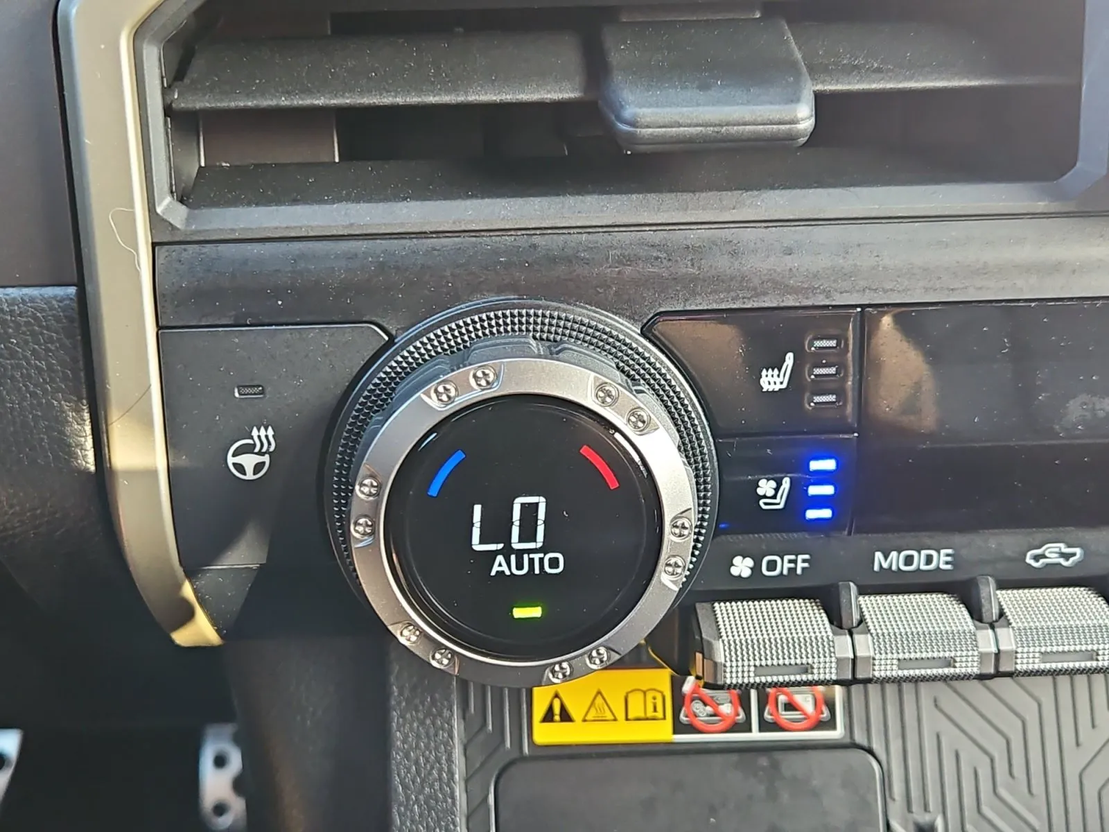 Toyota Tacoma photo 22