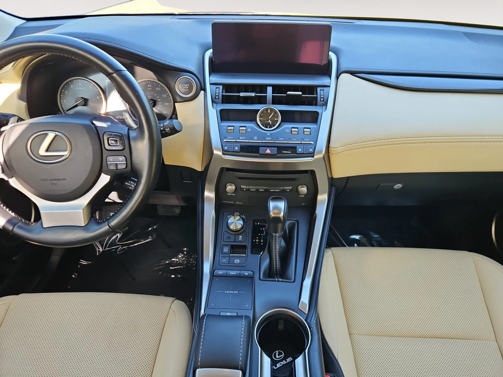 Lexus NX photo 11