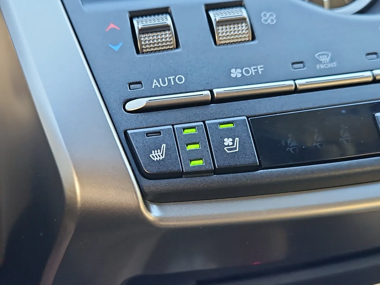 Lexus NX photo 24