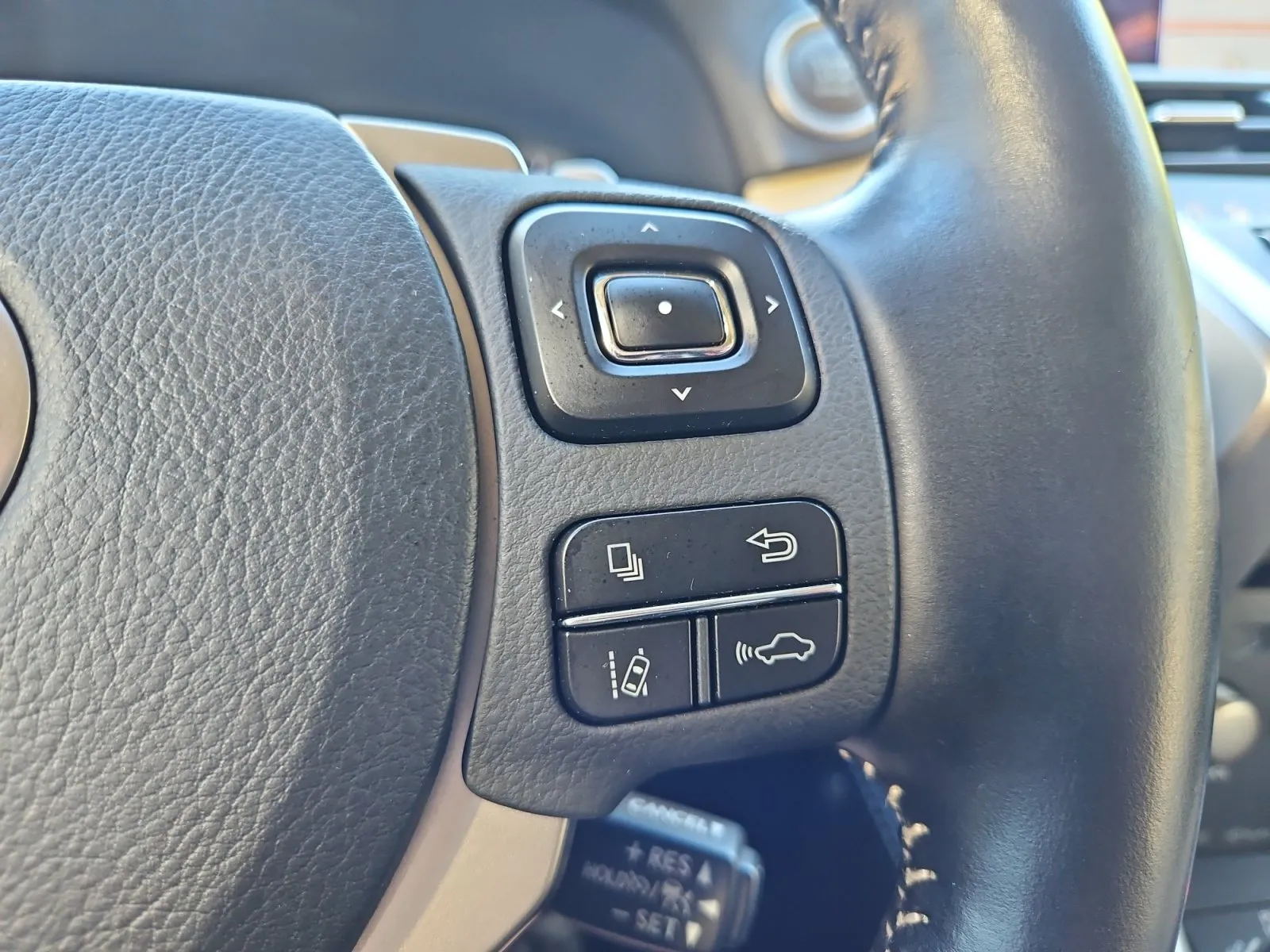 Lexus NX photo 29