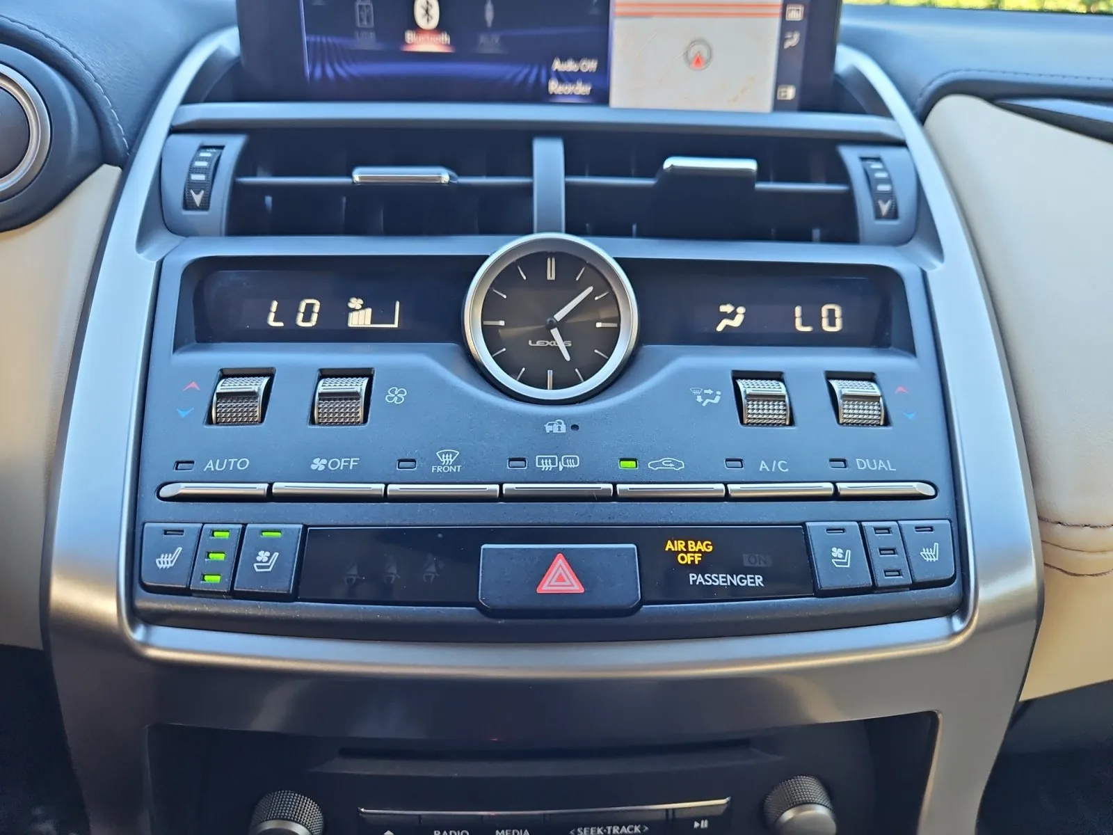 Lexus NX photo 23