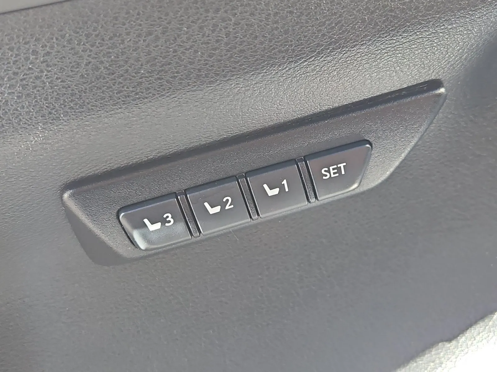 Lexus NX photo 16