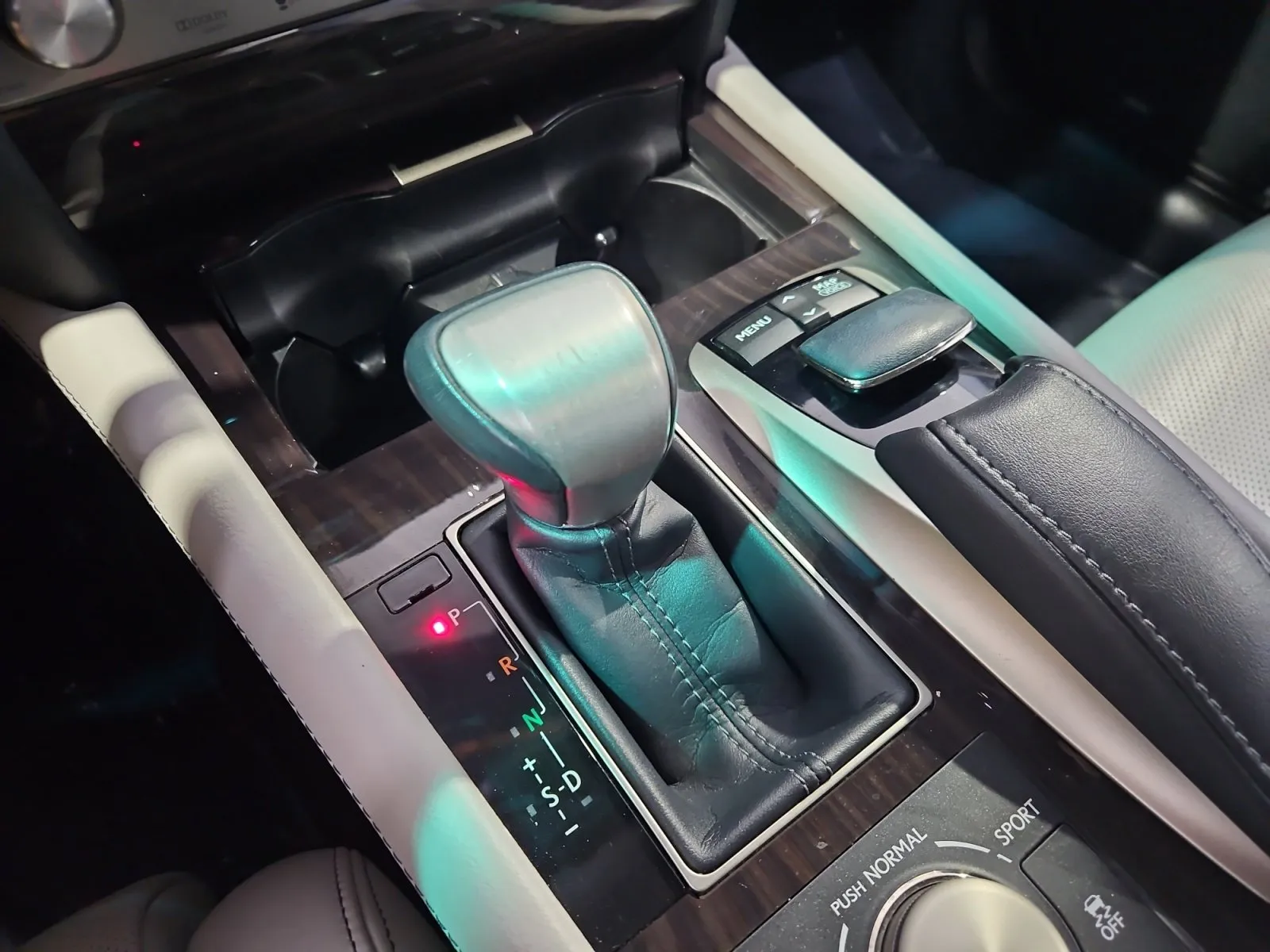 Lexus LS photo 26