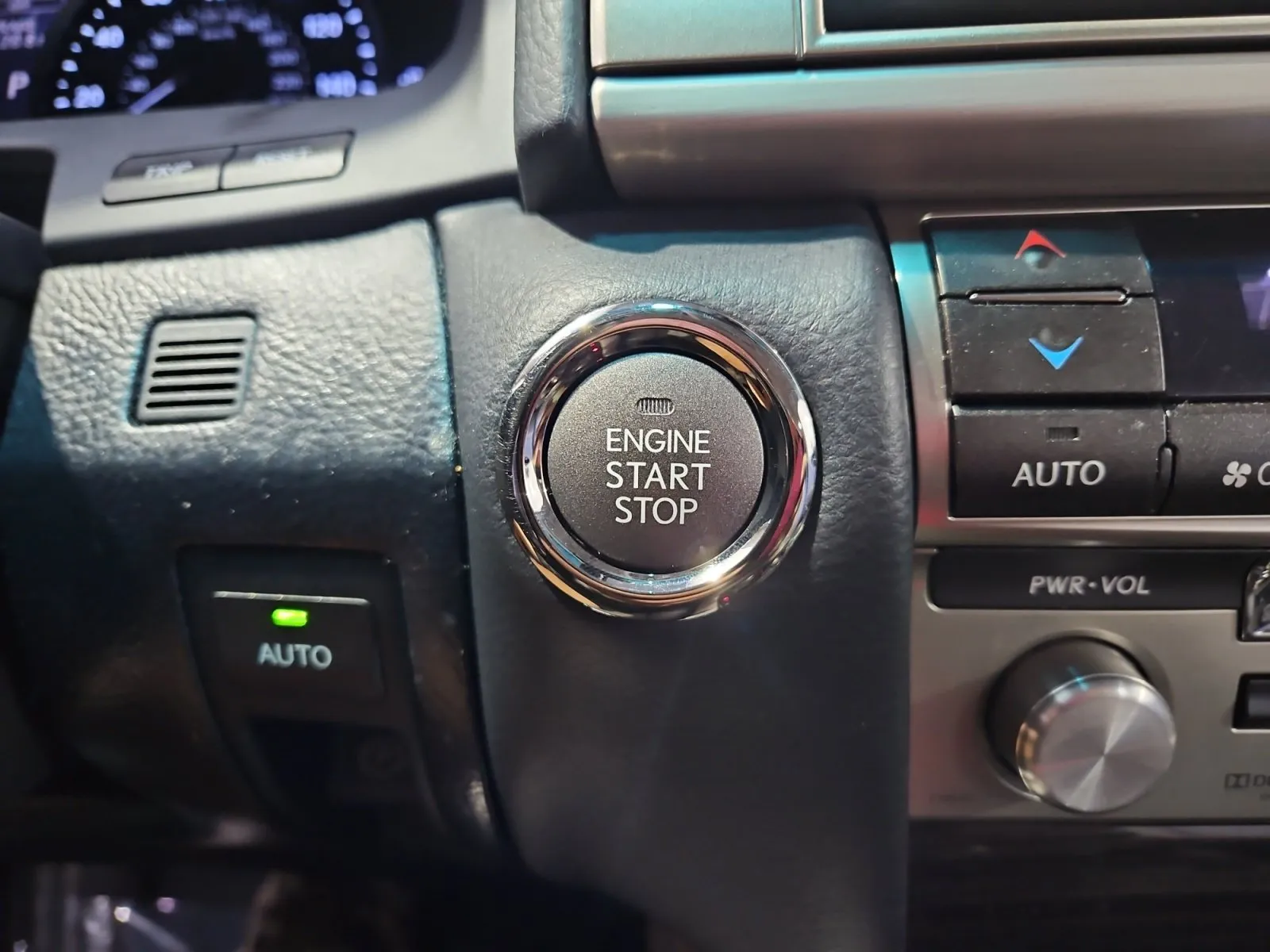 Lexus LS photo 23
