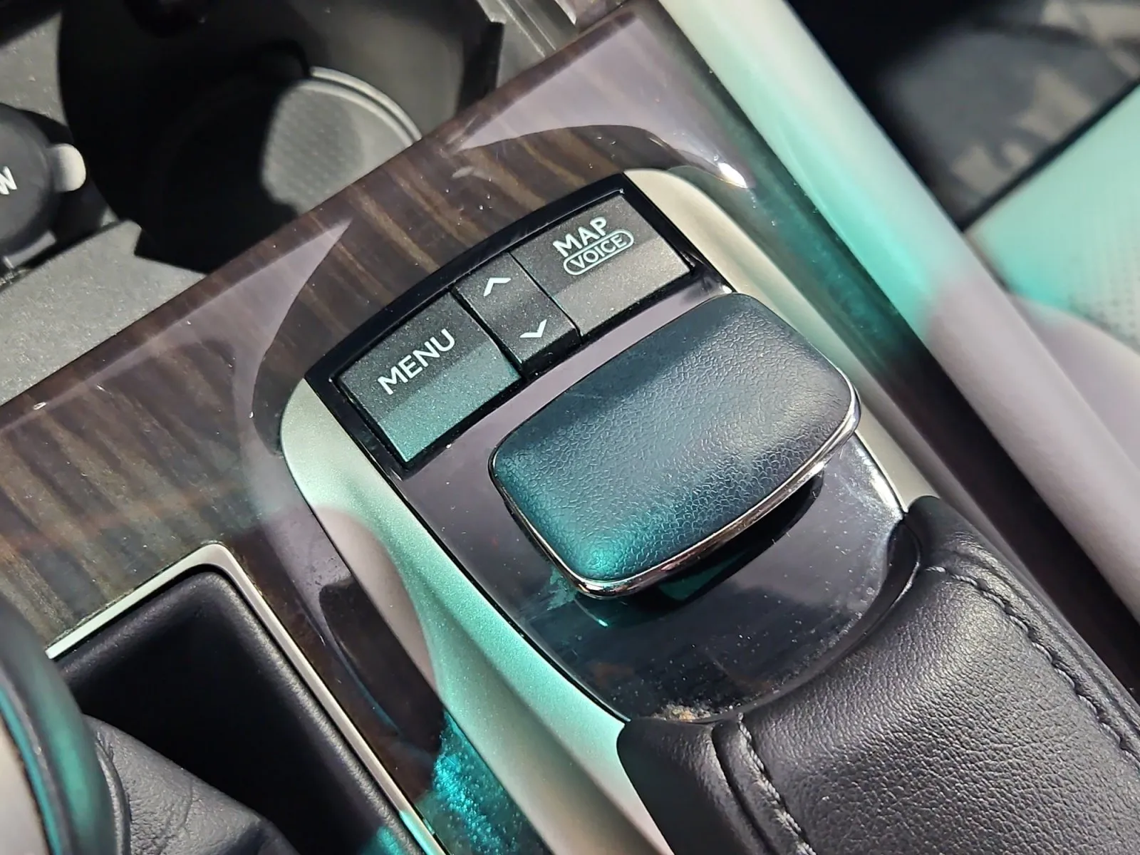 Lexus LS photo 25
