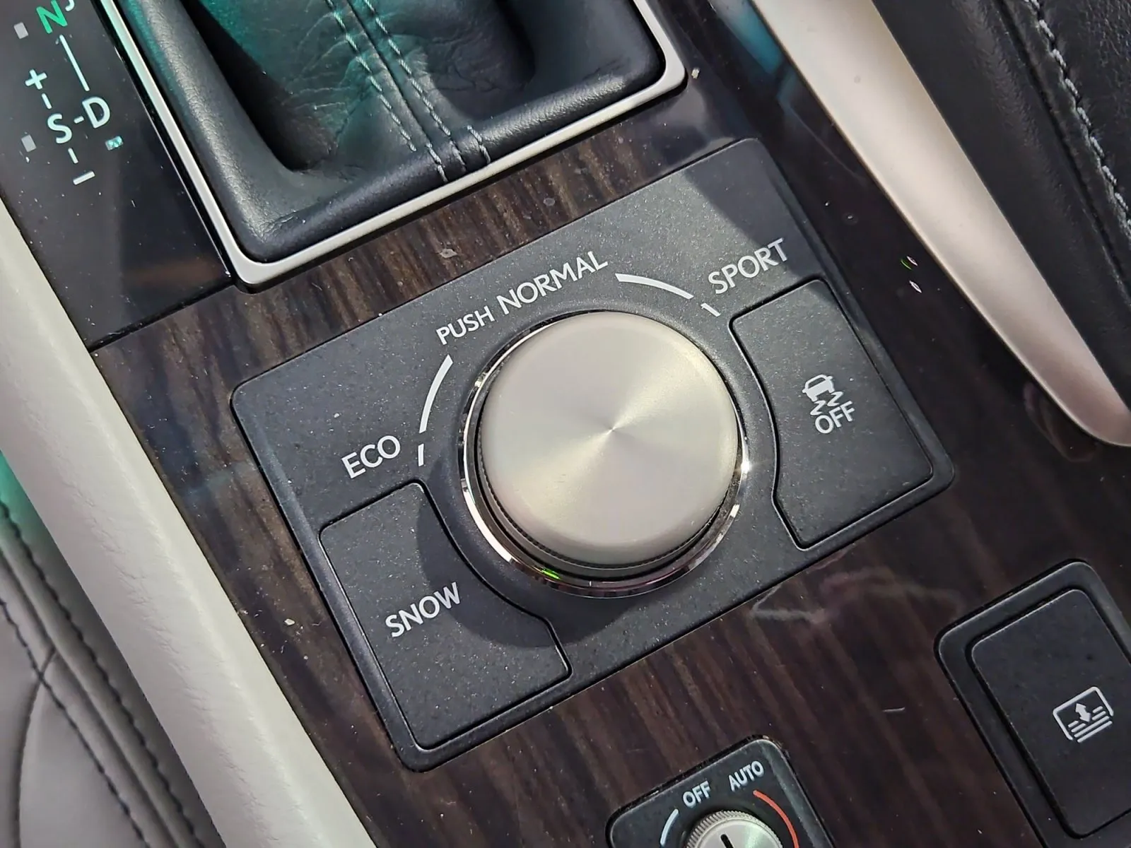 Lexus LS photo 27