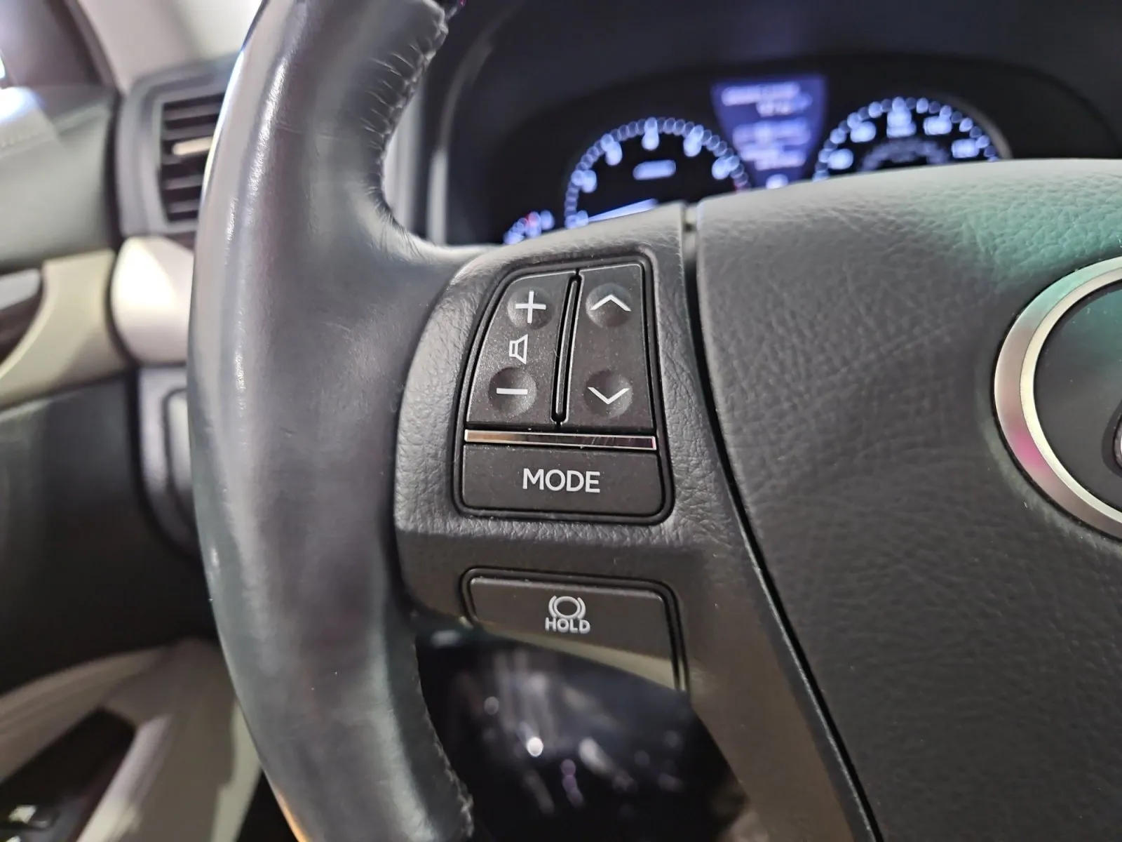 Lexus LS photo 33