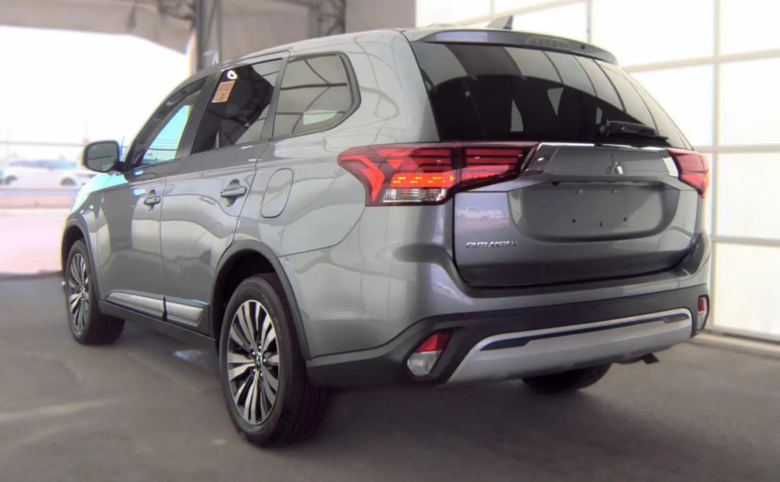 Mitsubishi Outlander photo 5