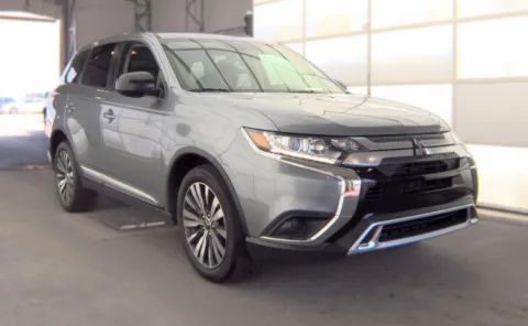 Another view of 2020 Mitsubishi Outlander ES for sale in Columbus, OH at Auto Boutique Ohio