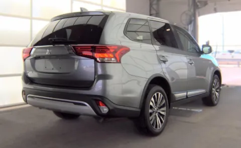 More photos of 2020 Mitsubishi Outlander ES at Auto Boutique Ohio, OH