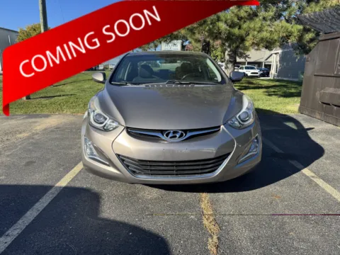 Brown 2015 Hyundai Elantra SE for sale in Columbus, OH