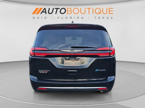 More photos of 2023 Chrysler Pacifica Hybrid Touring L at Auto Boutique Ohio, OH