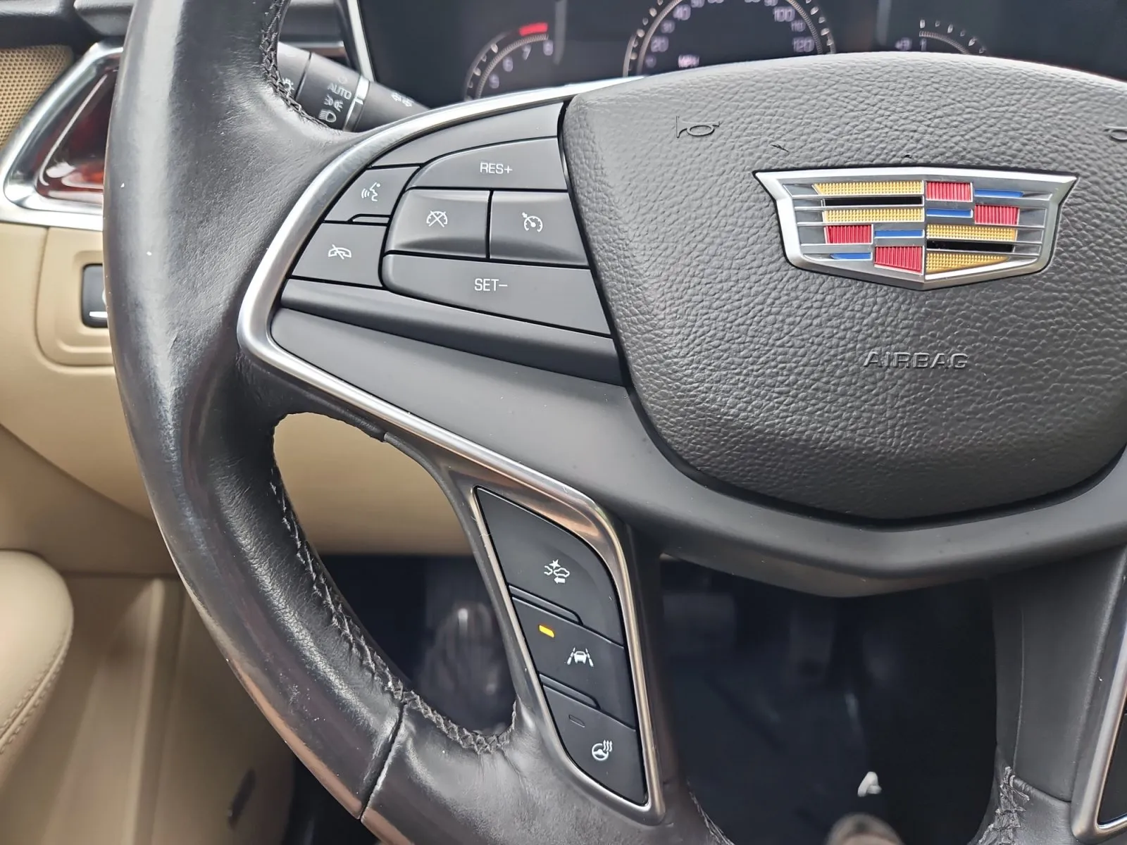 Cadillac XT5 photo 28