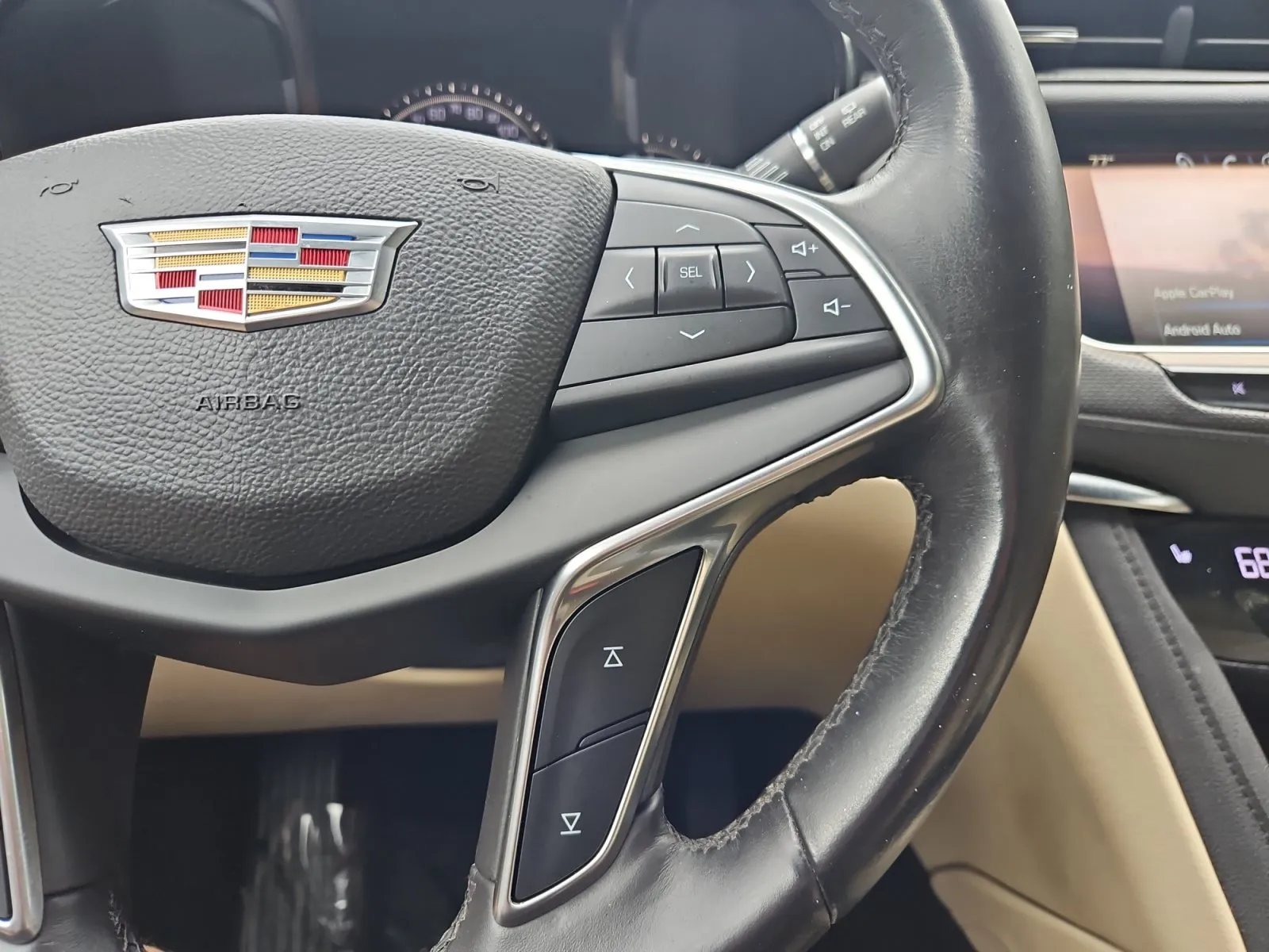 Cadillac XT5 photo 29