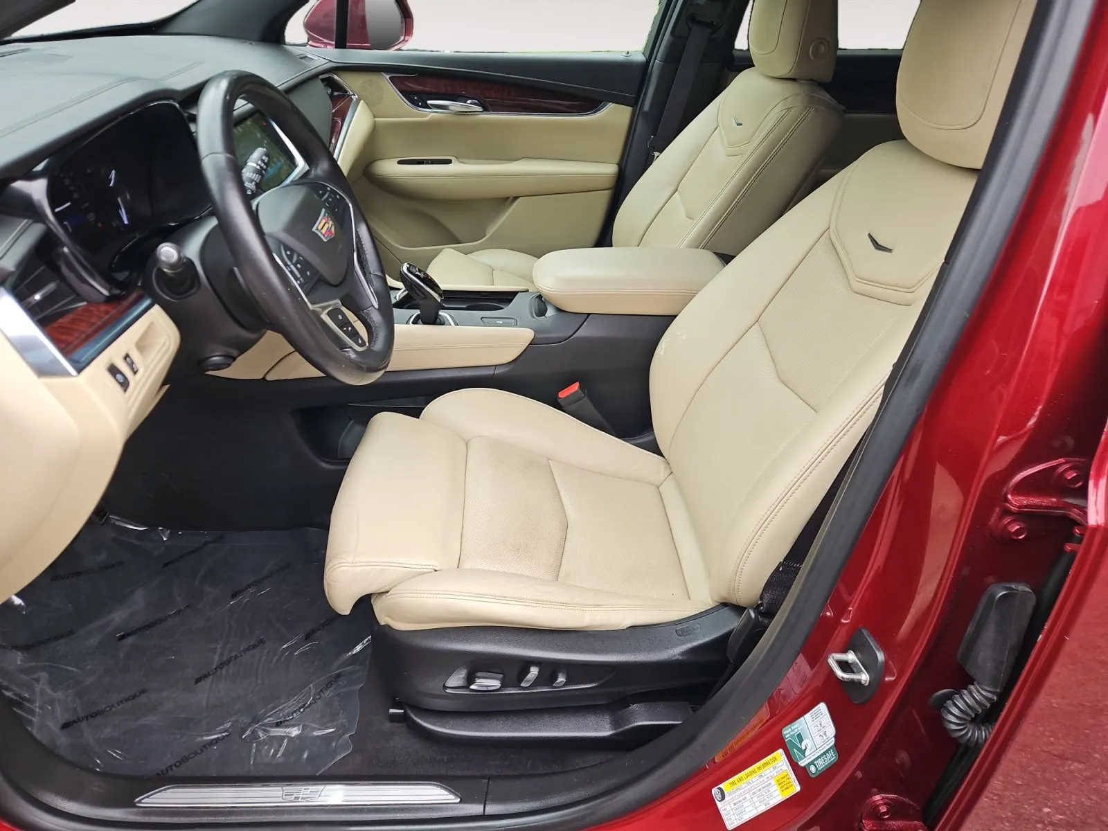 Cadillac XT5 photo 9