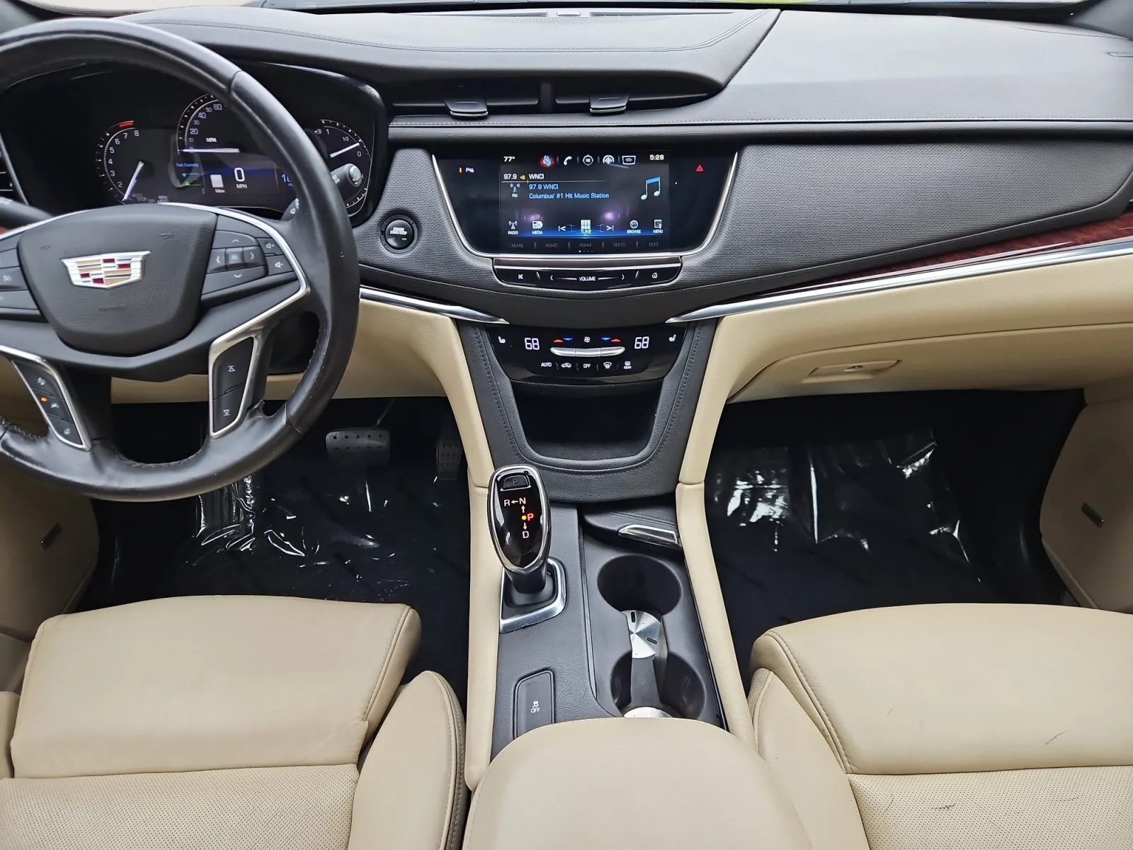 Cadillac XT5 photo 11
