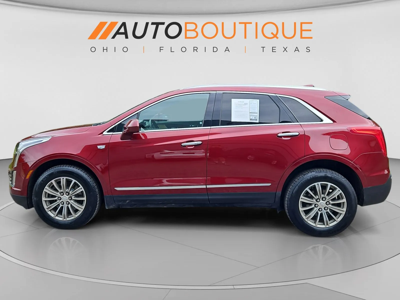 Cadillac XT5 photo 2