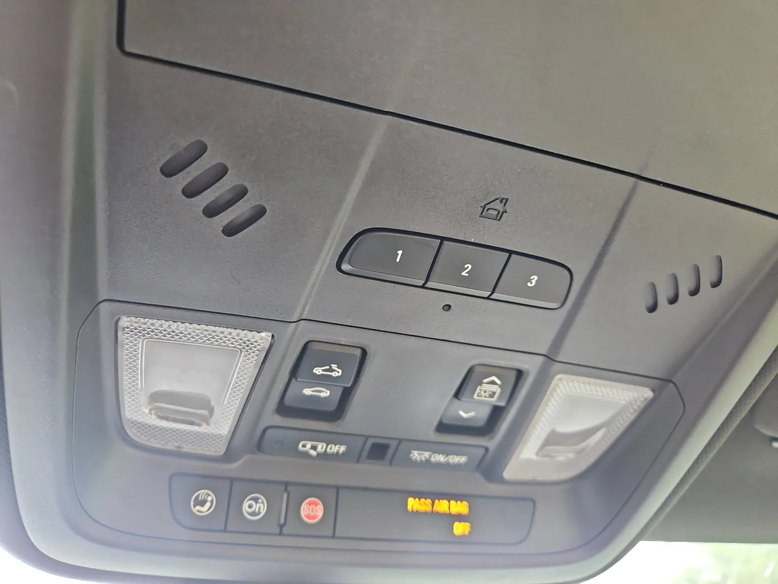 Cadillac XT5 photo 19