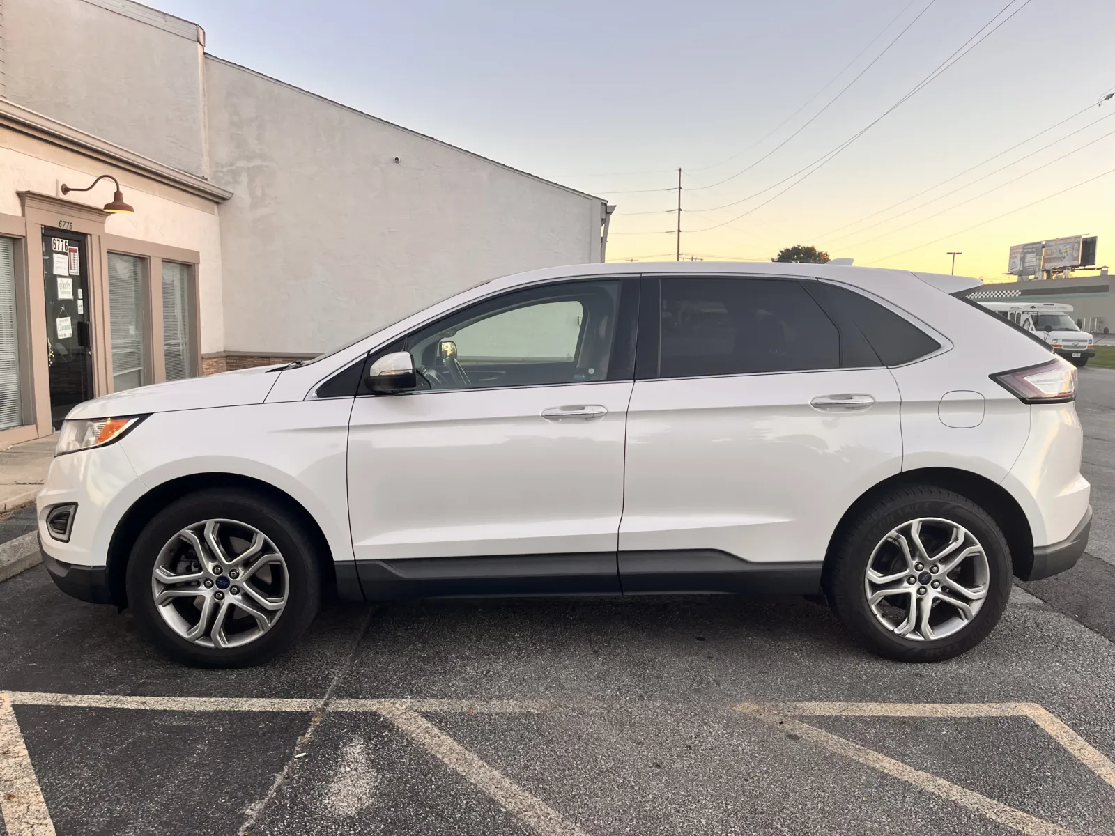 Ford Edge photo 2