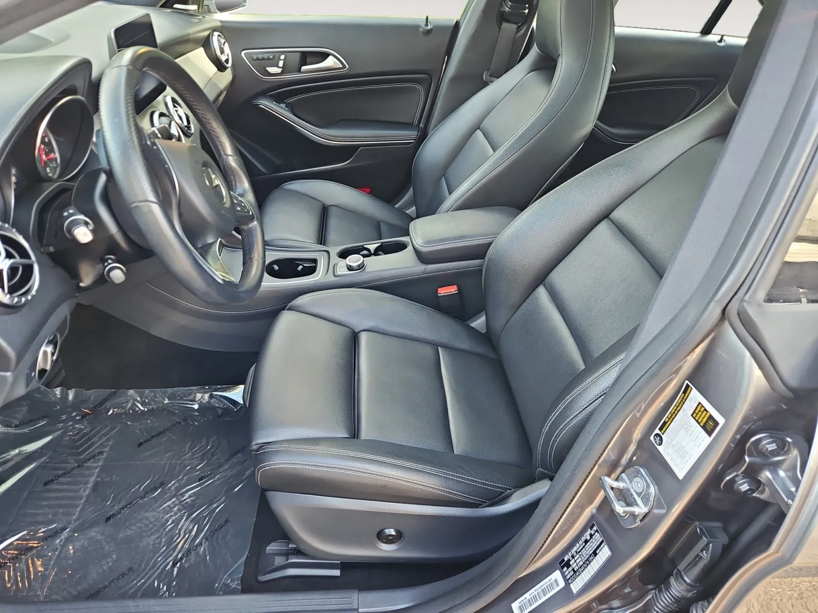 Mercedes-Benz CLA photo 9
