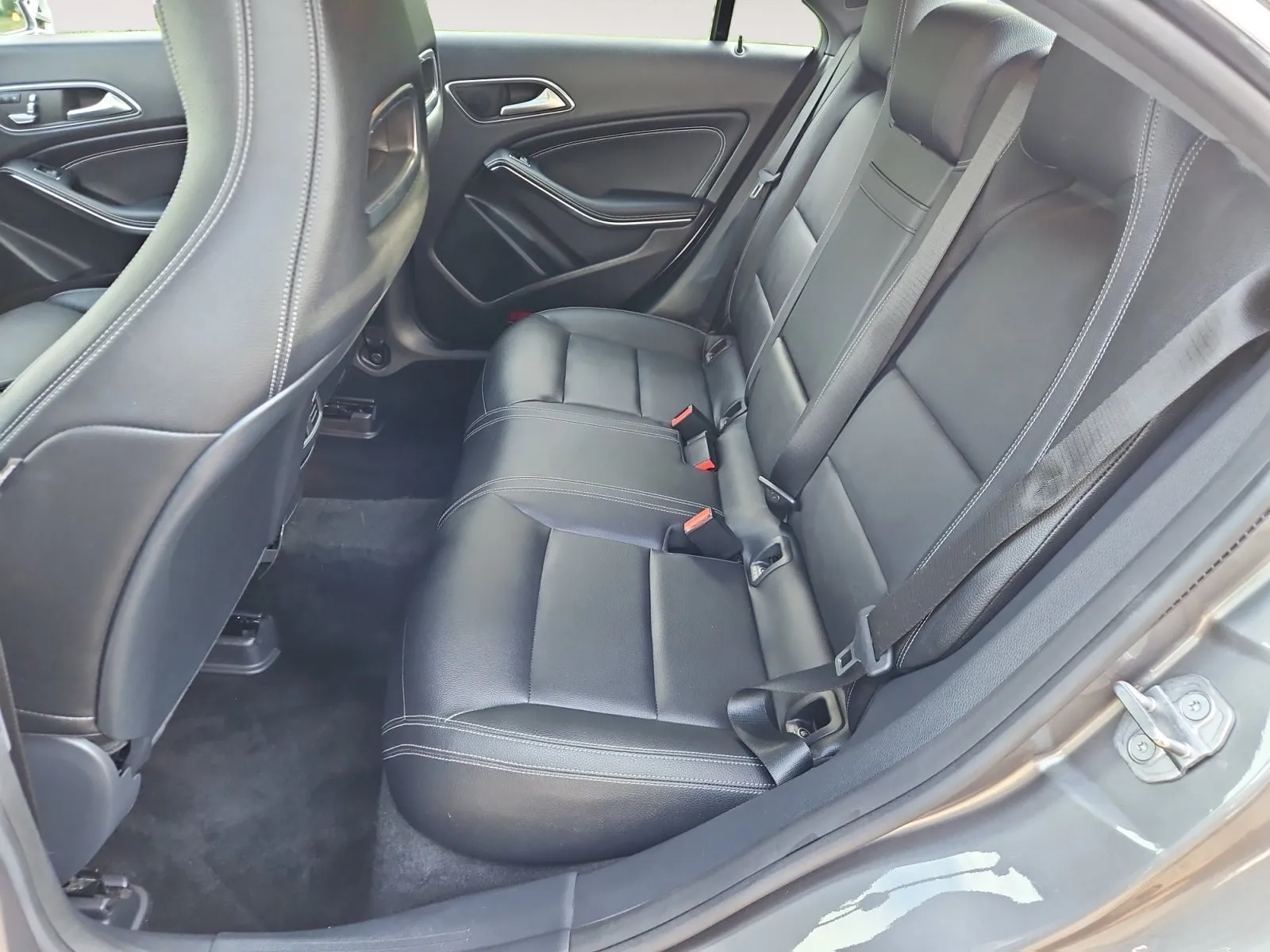 Mercedes-Benz CLA photo 13