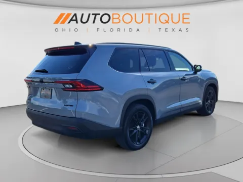 More photos of 2025 Toyota Grand Highlander Hybrid Nightshade Edition at Auto Boutique Ohio, OH