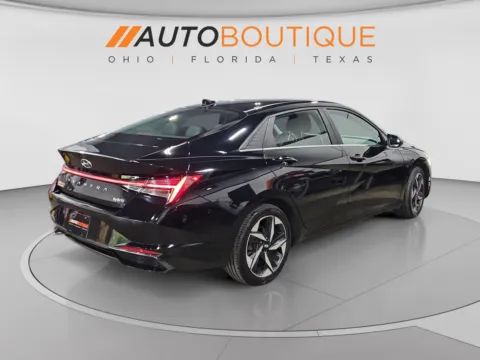 More photos of 2022 Hyundai Elantra Hybrid Limited at Auto Boutique Ohio, OH