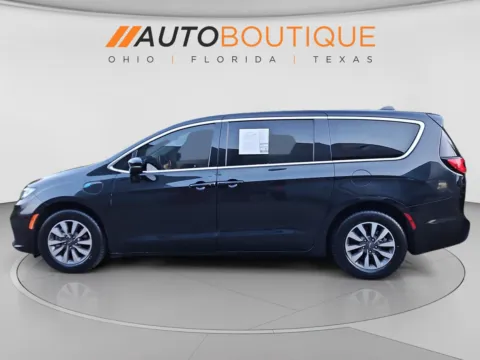 Photos of 2024 Chrysler Pacifica Hybrid Select for sale in Columbus, OH at Auto Boutique Ohio