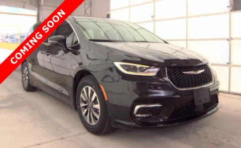 Another view of 2024 Chrysler Pacifica Hybrid Select for sale in Columbus, OH at Auto Boutique Ohio