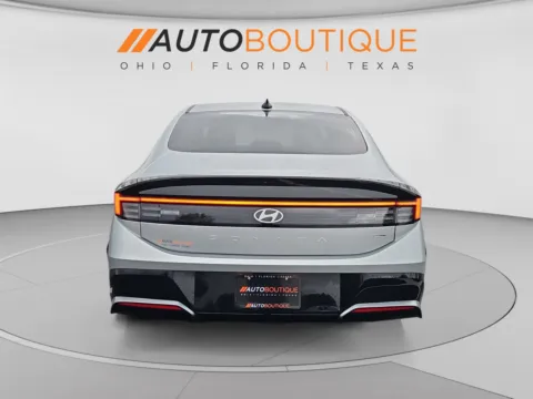 More photos of 2024 Hyundai Sonata SEL at Auto Boutique Ohio, OH