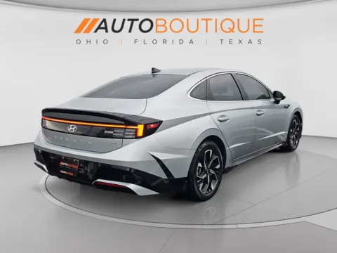 More photos of 2024 Hyundai Sonata SEL at Auto Boutique Ohio, OH