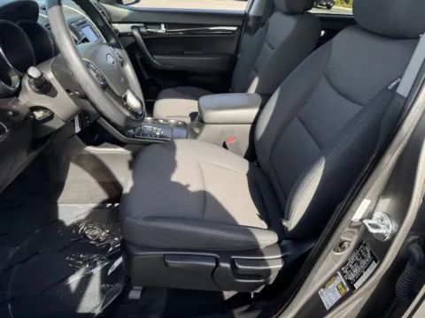 More photos of 2013 Kia Sorento LX at Auto Boutique Ohio, OH