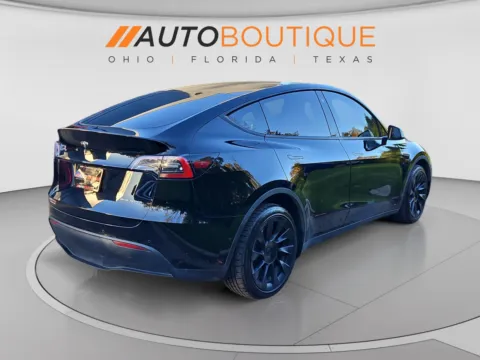 More photos of 2022 Tesla Model Y Long Range at Auto Boutique Ohio, OH