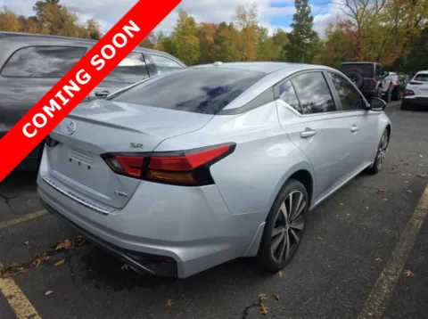 More photos of 2021 Nissan Altima 2.5 SR at Auto Boutique Ohio, OH