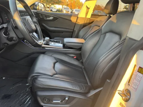 More photos of 2019 Audi Q8 Prestige at Auto Boutique Ohio, OH