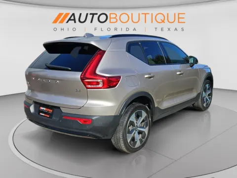More photos of 2023 Volvo XC40 Ultimate Dark Theme at Auto Boutique Ohio, OH