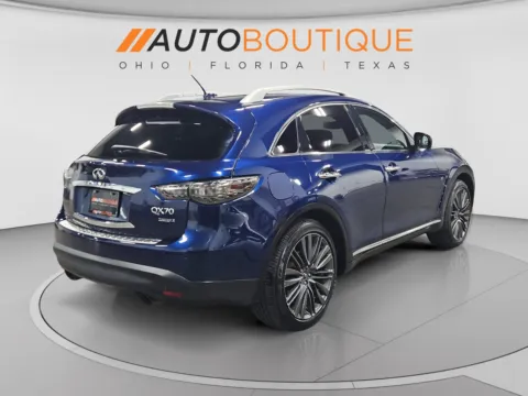 More photos of 2017 INFINITI QX70 at Auto Boutique Ohio, OH