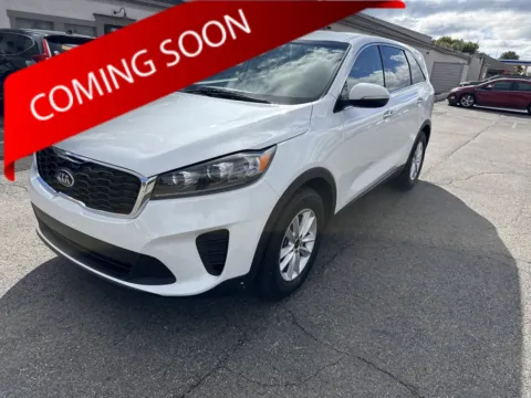 White 2019 Kia Sorento LX V6 for sale in Columbus, OH