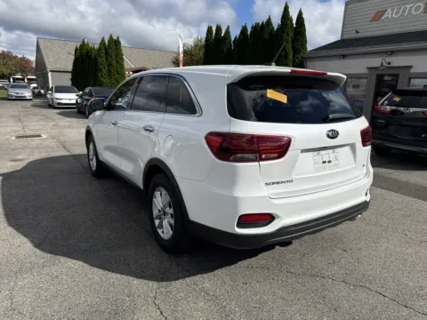 Another view of 2019 Kia Sorento LX V6 for sale in Columbus, OH at Auto Boutique Ohio