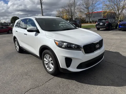 Photos of 2019 Kia Sorento LX V6 for sale in Columbus, OH at Auto Boutique Ohio