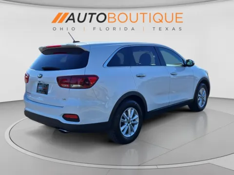 More photos of 2019 Kia Sorento LX V6 at Auto Boutique Ohio, OH
