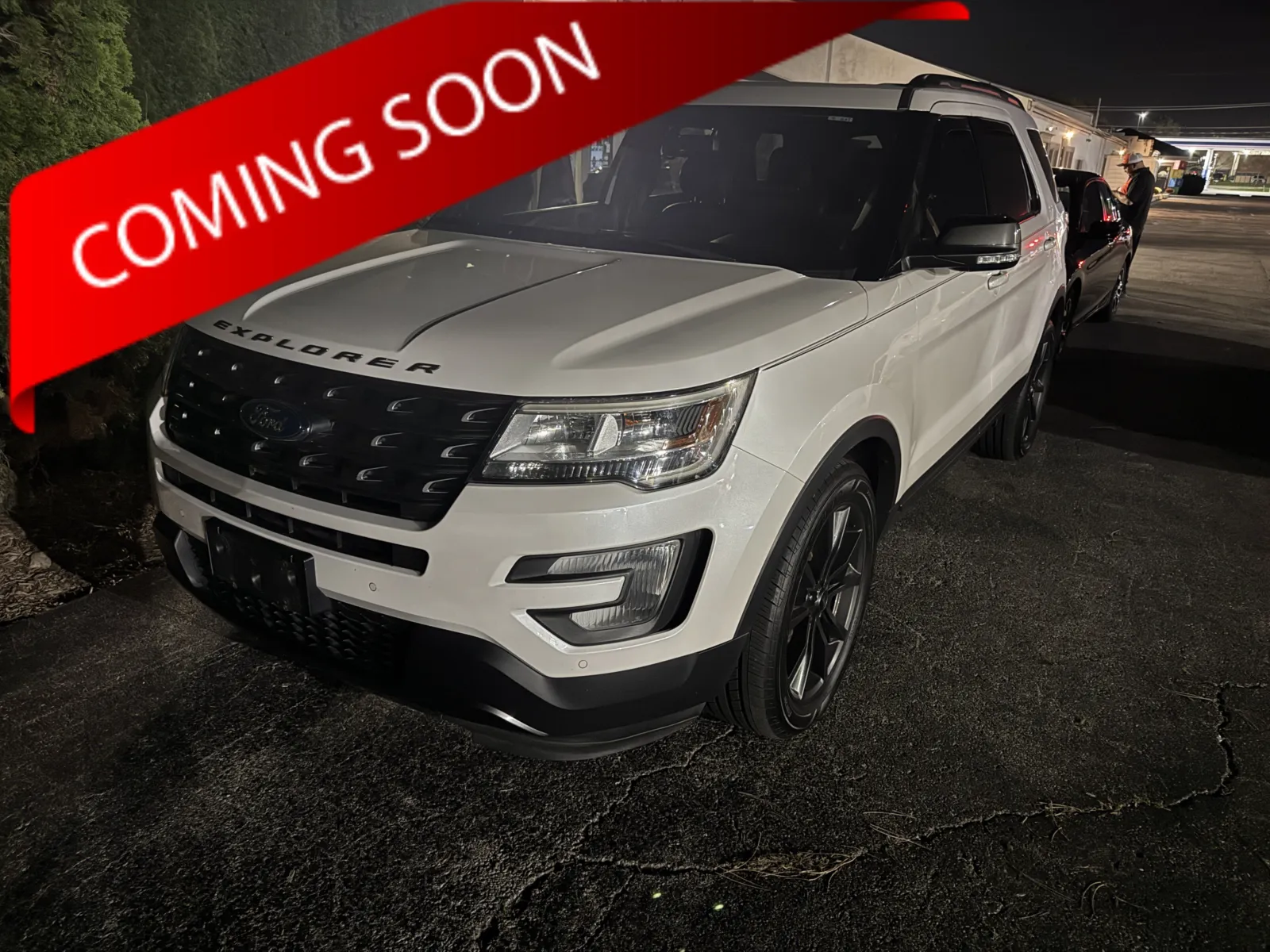 White 2017 Ford Explorer XLT for sale in Columbus, OH