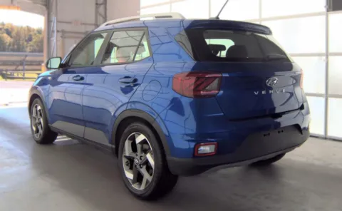 More photos of 2023 Hyundai Venue Limited at Auto Boutique Ohio, OH