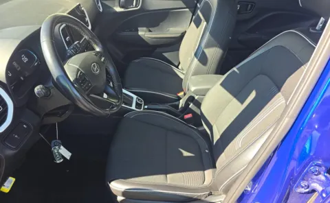 More photos of 2023 Hyundai Venue Limited at Auto Boutique Ohio, OH