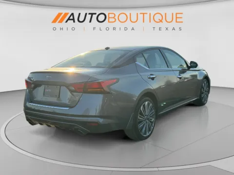 More photos of 2023 Nissan Altima 2.5 SL at Auto Boutique Ohio, OH
