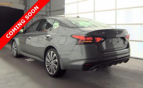 More photos of 2023 Nissan Altima 2.5 SL at Auto Boutique Ohio, OH