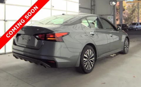 More photos of 2024 Nissan Altima 2.5 SV at Auto Boutique Ohio, OH