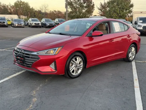 More photos of 2020 Hyundai Elantra SEL at Auto Boutique Ohio, OH