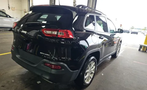 More photos of 2017 Jeep Cherokee Sport at Auto Boutique Ohio, OH
