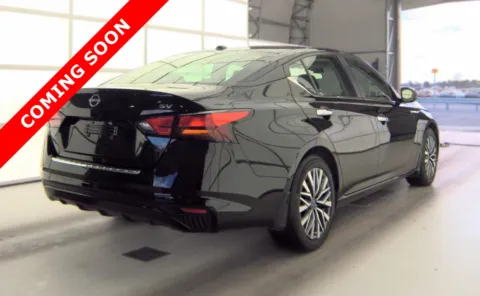 More photos of 2023 Nissan Altima 2.5 SV at Auto Boutique Ohio, OH